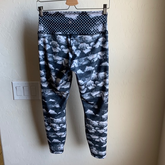 Lululemon leggings - Picture 4 of 4